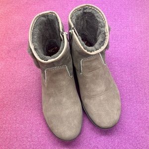 Pāʻina Hulu Shearling Boot